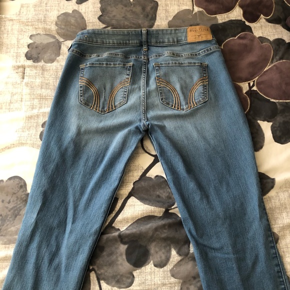 Girl’s Hollister Jeans - Picture 2 of 3